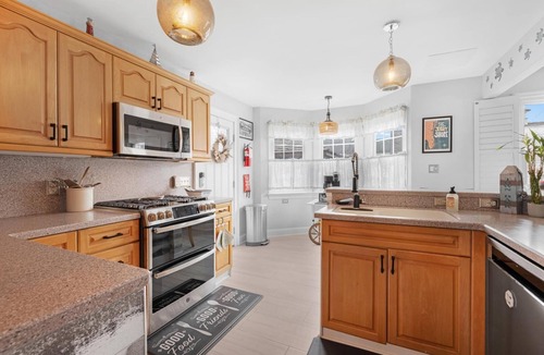 Town Bank House | Bayfront-Kayaks-Sunsets-Hot Tub
