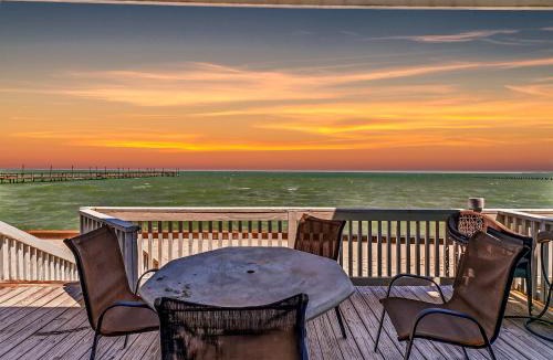 Rockport Apartment | Bayfront Kontiki 107