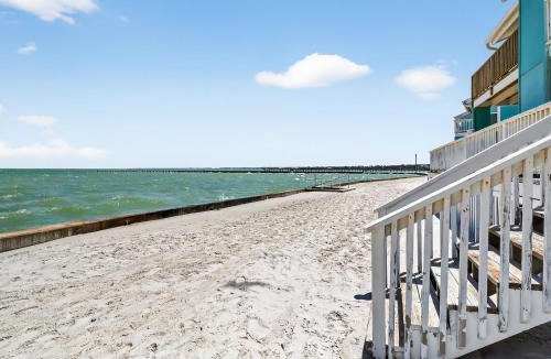 Rockport Apartment | Bayfront Kontiki 107