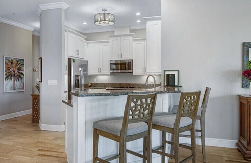 Whitney Beach Condo | Bayfront Luxury Condo with Panoramic Palma Sola VIEWS