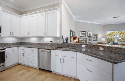 Whitney Beach Condo | Bayfront Luxury Condo with Panoramic Palma Sola VIEWS