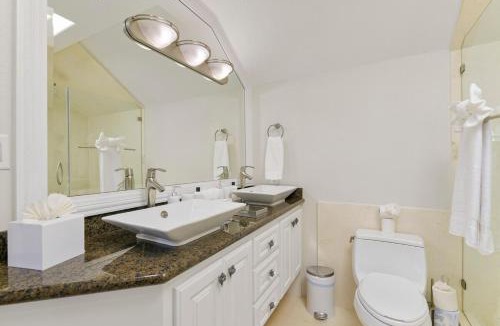 Clear Lake Shores House | Bayfront Luxury House with Pool