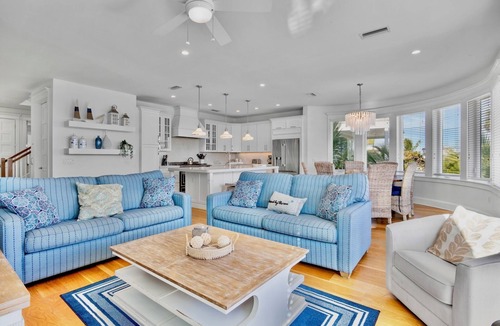 Bradenton Beach House | Bayfront Luxury Home! Dock, Pool, Rooftop Deck, Near Beach - Beach to Bay