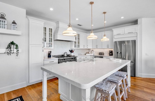 Bradenton Beach House | Bayfront Luxury Home! Dock, Pool, Rooftop Deck, Near Beach - Beach to Bay