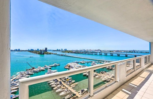 Downtown Miami House | Bayfront Miami Condo w/Resort Perks & Ocean Views