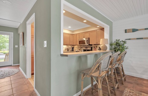 Heron Harbour Isle House | Bayfront, Newly Renovated 3BR + Den Townhome - Quiet, Pool, Boat Slip, Fireworks