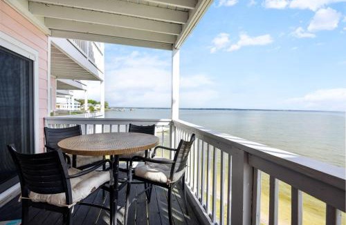 Innerarity Townhomes House | Bayfront Paradise-Steps to Sand Pool Kayaking