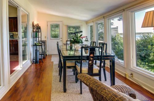 Plymouth House | Bayfront Plymouth Gem w/Sunroom, Steps to Shore!
