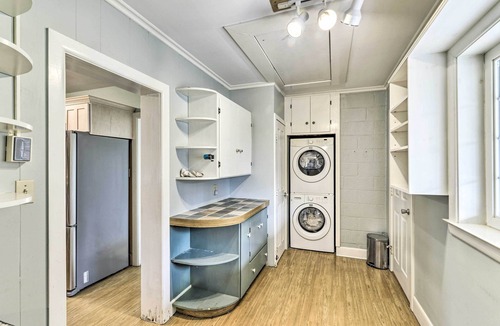Davis Wharf House | Bayfront Retreat w/Game Room + Outdoor Pool!