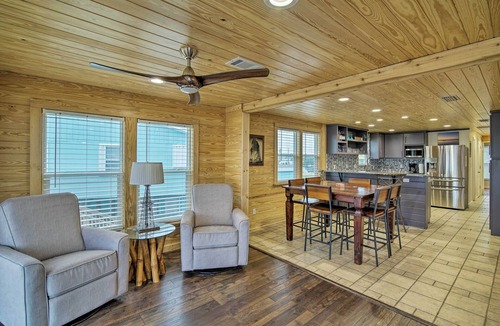 Rockport House | Bayfront Rockport with Private Fishing Pier