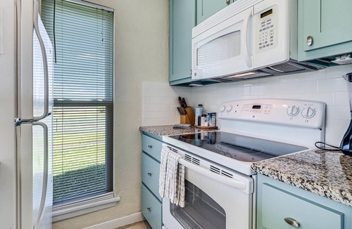 Sailhouse Condo | Bayfront Shores Rryc47 2 Bedroom Condo