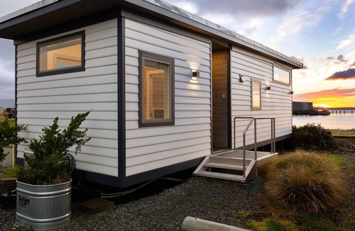 Garibaldi House | Bayfront Tiny Home - Tillamook Bay/Garibaldi
