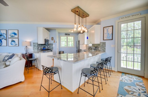 White Stone House | Bayfront White Stone Escape w/Private Beach!