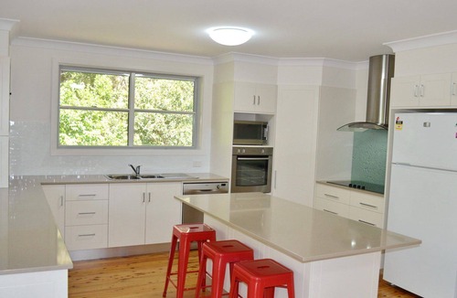 Arakoon House | Bayhaven Arakoon - Walk to the beach