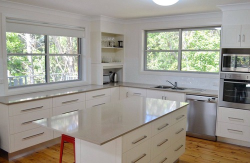 Arakoon House | Bayhaven Arakoon - Walk to the beach