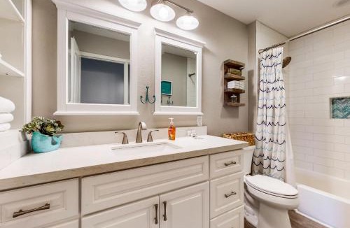 Harbor Oaks Apartment | Bayhouse condos 2410