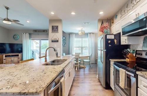 Harbor Oaks Apartment | Bayhouse condos 2410