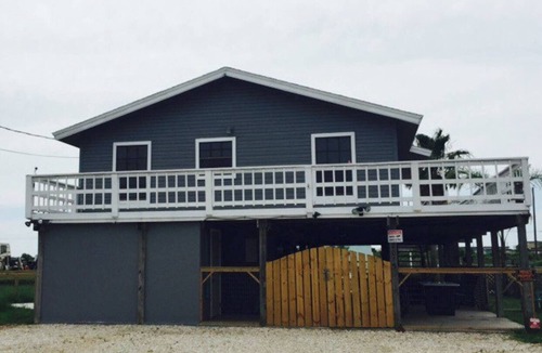 Hitchcock House | Bayhouse On The Water!