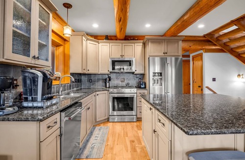 Lake Lure Cabin | BayKnot Lodge -Dog Friendly, Rumbling Bald resort included, pool table, privacy!