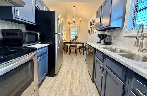 Abilene House | Baylor House - Stylish Abilene Getaway
