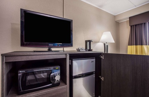 Appleton Hotel | Baymont by Wyndham Appleton