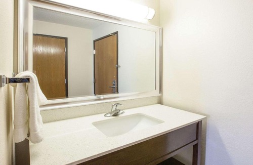 Auburn Hotel | Baymont by Wyndham Auburn