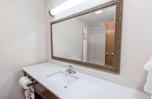 Auburn Hotel | Baymont by Wyndham Auburn