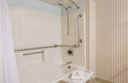 Bartonsville Hotel | Baymont by Wyndham Bartonsville Poconos