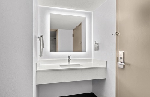 Batavia Hotel | Baymont by Wyndham Batavia - Darien Lake