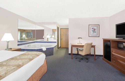 Boone Hotel | Baymont by Wyndham Boone