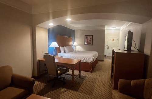 Brenham Hotel | Baymont by Wyndham Brenham