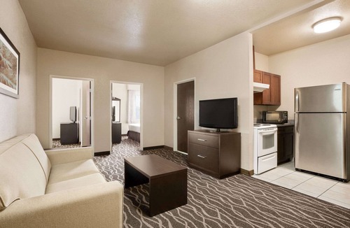 Clute Hotel | Baymont by Wyndham Clute/Lake Jackson
