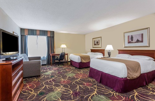 Cornelia Hotel | Baymont by Wyndham Cornelia