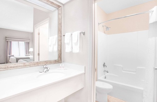 Crestview Hotel | Baymont by Wyndham Crestview
