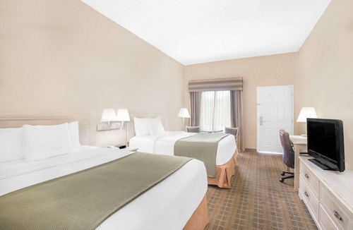 Crestview Hotel | Baymont by Wyndham Crestview