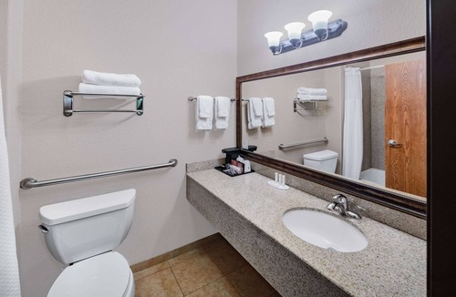 Cuero Hotel | Baymont by Wyndham Cuero