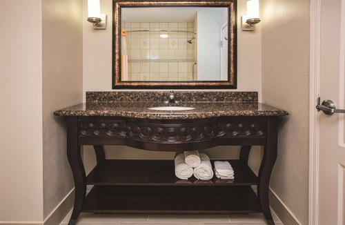 DeSoto Hotel | Baymont by Wyndham Dallas South-DeSoto