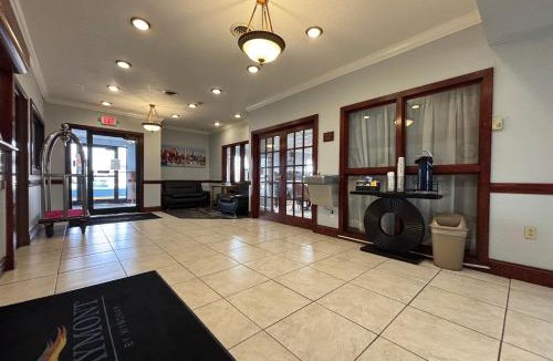 Forsyth Hotel | Baymont by Wyndham Decatur IL North