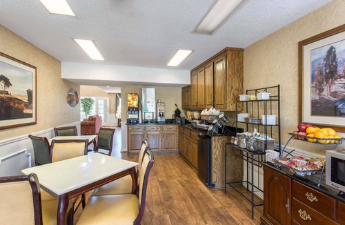 Dunn Hotel | Baymont by Wyndham Dunn