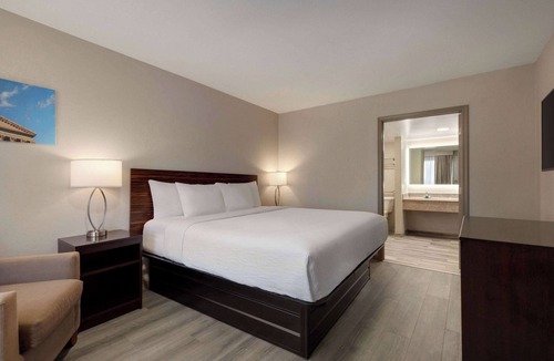 Emporia Hotel | Baymont By Wyndham Emporia Va