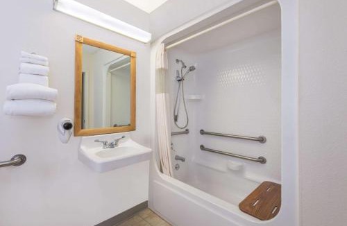Enid Hotel | Baymont by Wyndham Enid