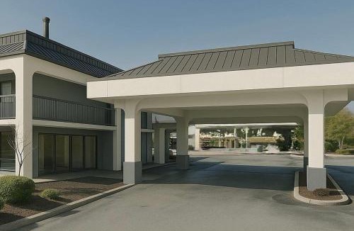 Cape Fear Hotel | Baymont by Wyndham Fayetteville