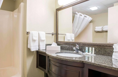 Festus Hotel | Baymont by Wyndham Festus