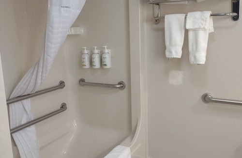 Flat Rock Hotel | Baymont by Wyndham Flat Rock