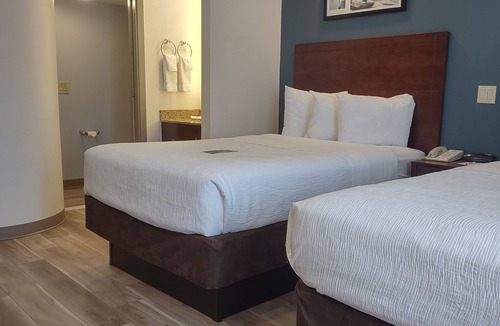 Flat Rock Hotel | Baymont by Wyndham Flat Rock