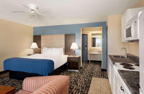 St. Robert Hotel | Baymont by Wyndham Ft. Leonard/Saint Robert