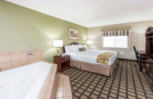 Fulton Hotel | Baymont by Wyndham Fulton