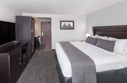 Glenview Hotel | Baymont by Wyndham Glenview