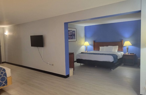 Hannibal Hotel | Baymont by Wyndham Hannibal