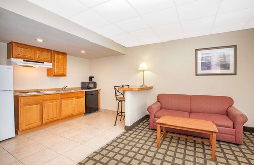 Hays Hotel | Baymont by Wyndham Hays